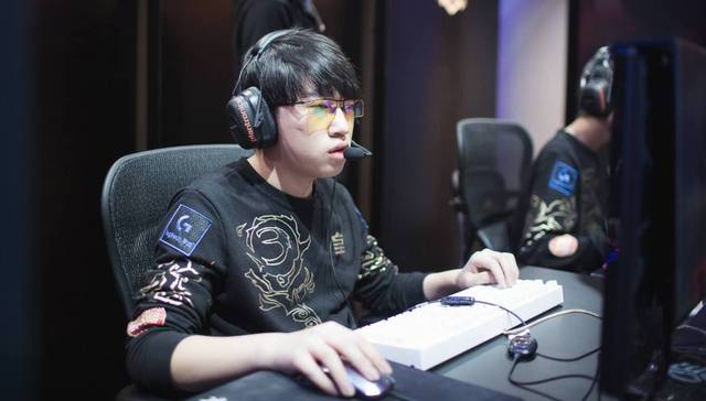 让队友对风 让队友对风